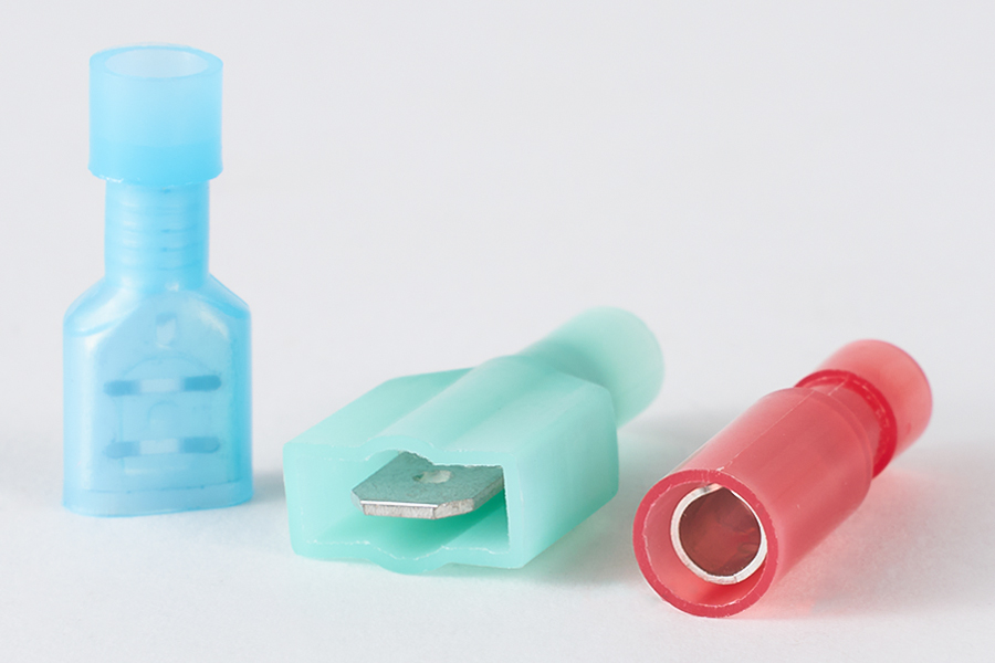Terminal de nylon masculino totalmente aislado
