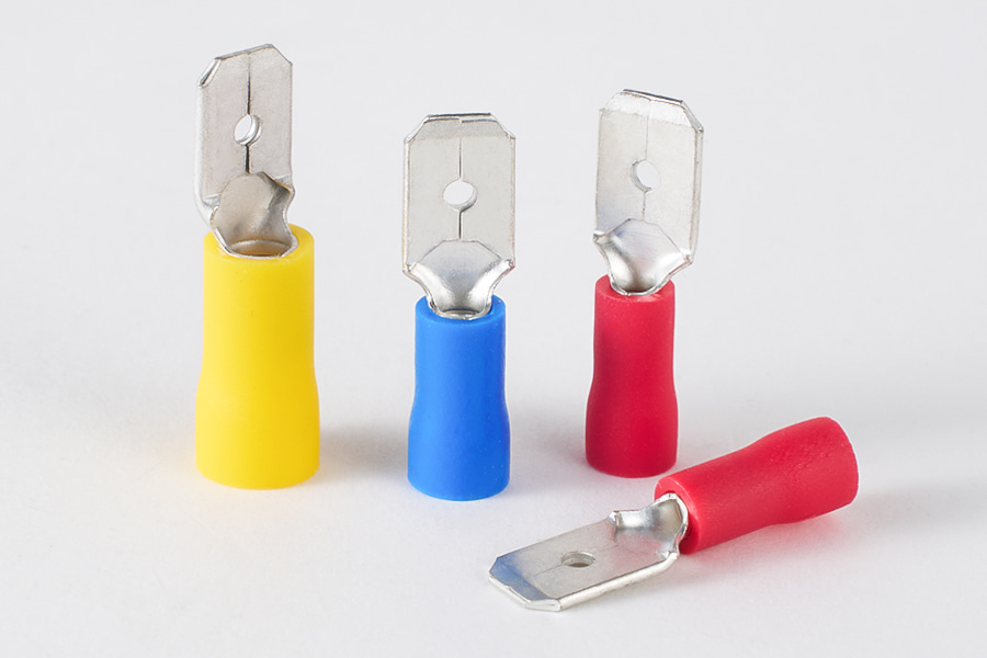 Desconector masculino preislado de vinilo
